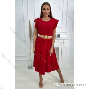 Rotes Kleid mit Rüschen